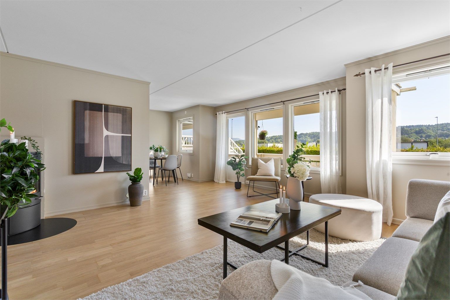 Delvis åpen løsning mot kjøkkenet