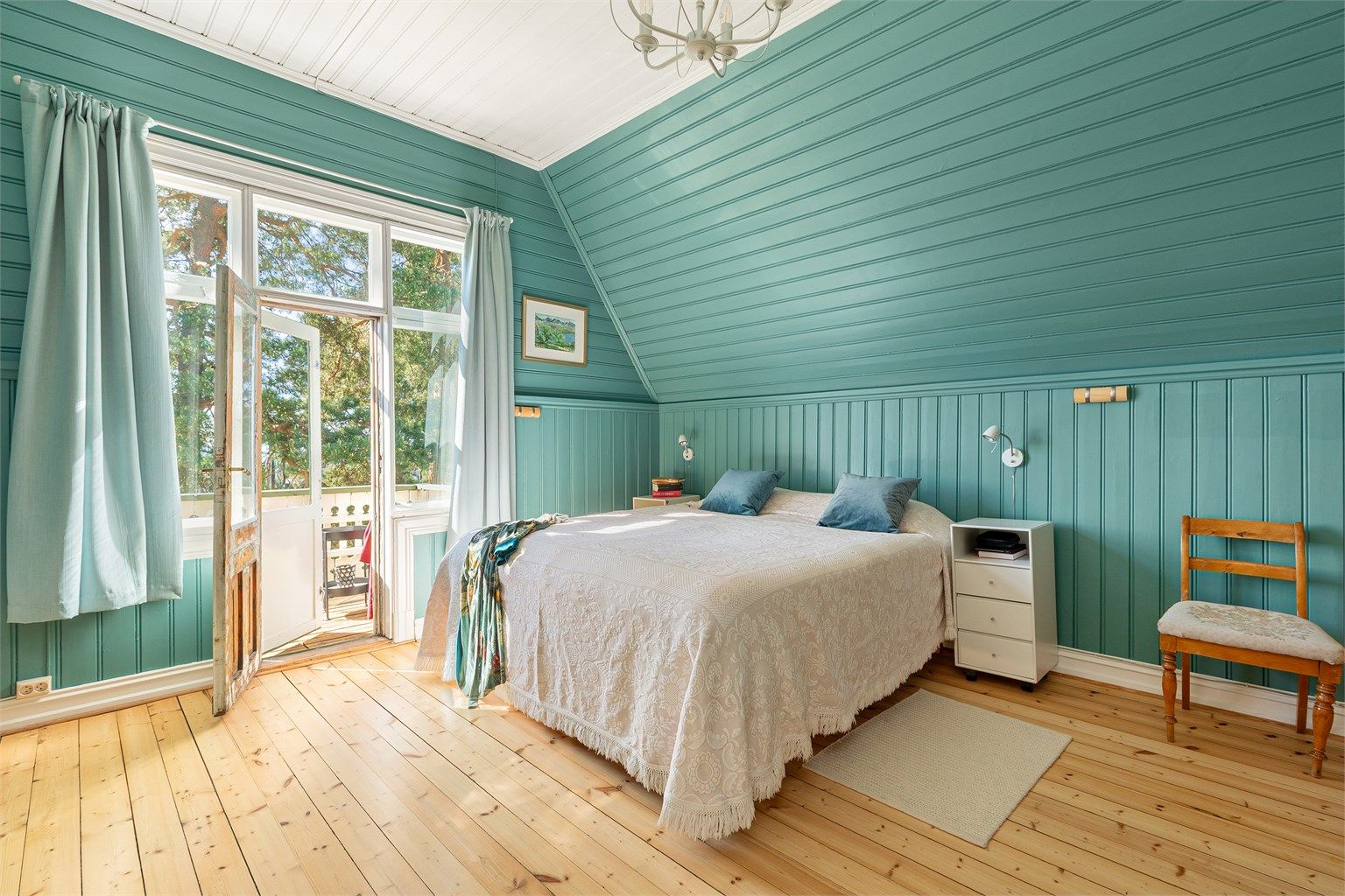 Dette soverommet har direkte utgang til en egen veranda på 5 m².