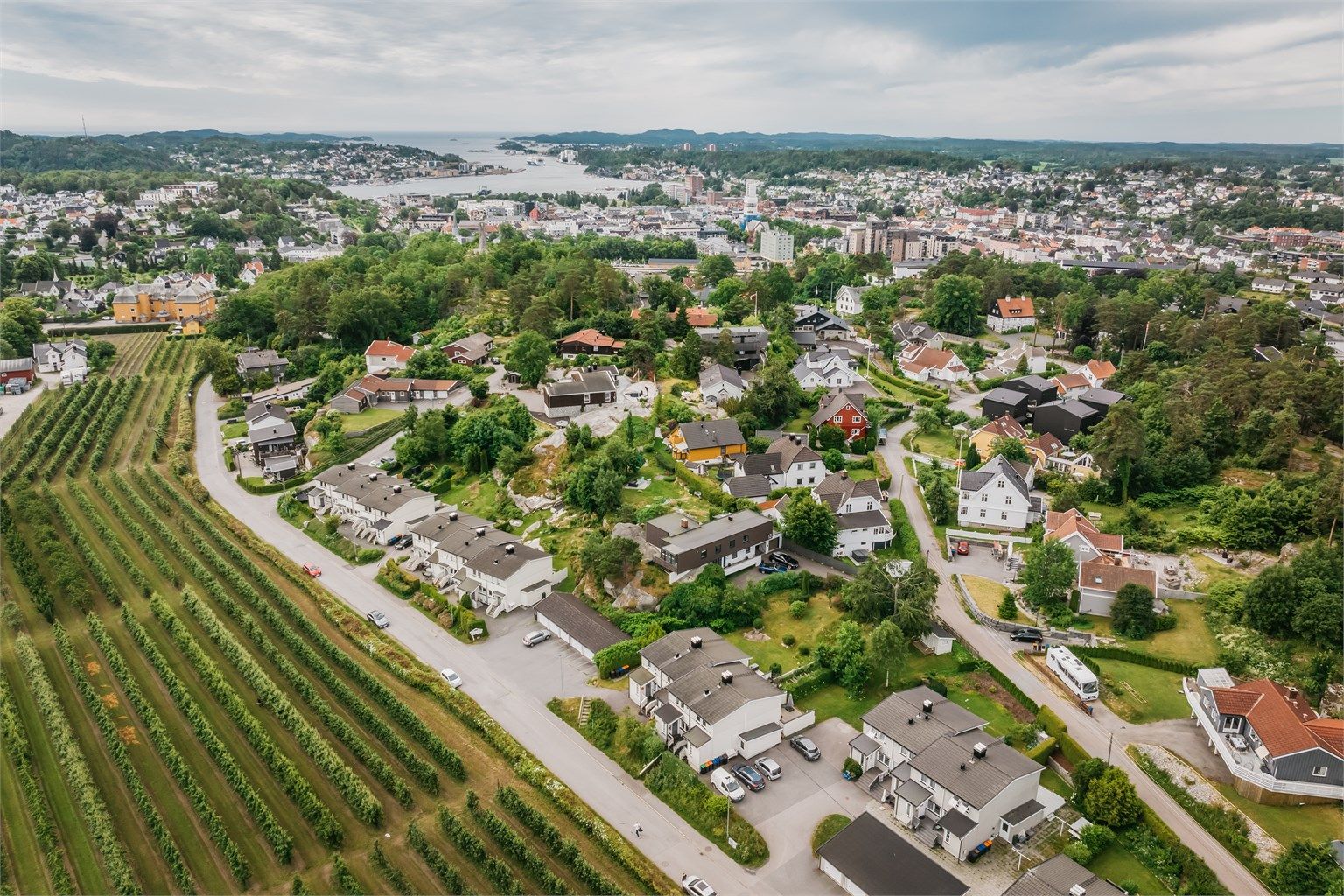 Fra boligen er det kort vei til Sandefjord sentrum og fjorden.