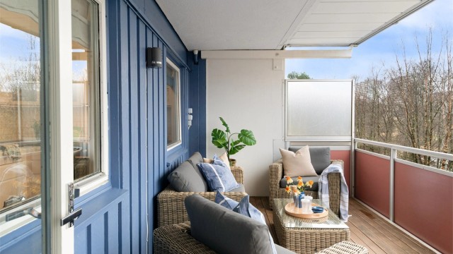 - Med overbygg sitter man i le for vind og vær og nyte sol og frisk luft -