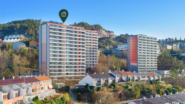 Leiligheten har en god beliggenhet høyt oppe i 9. etasje.