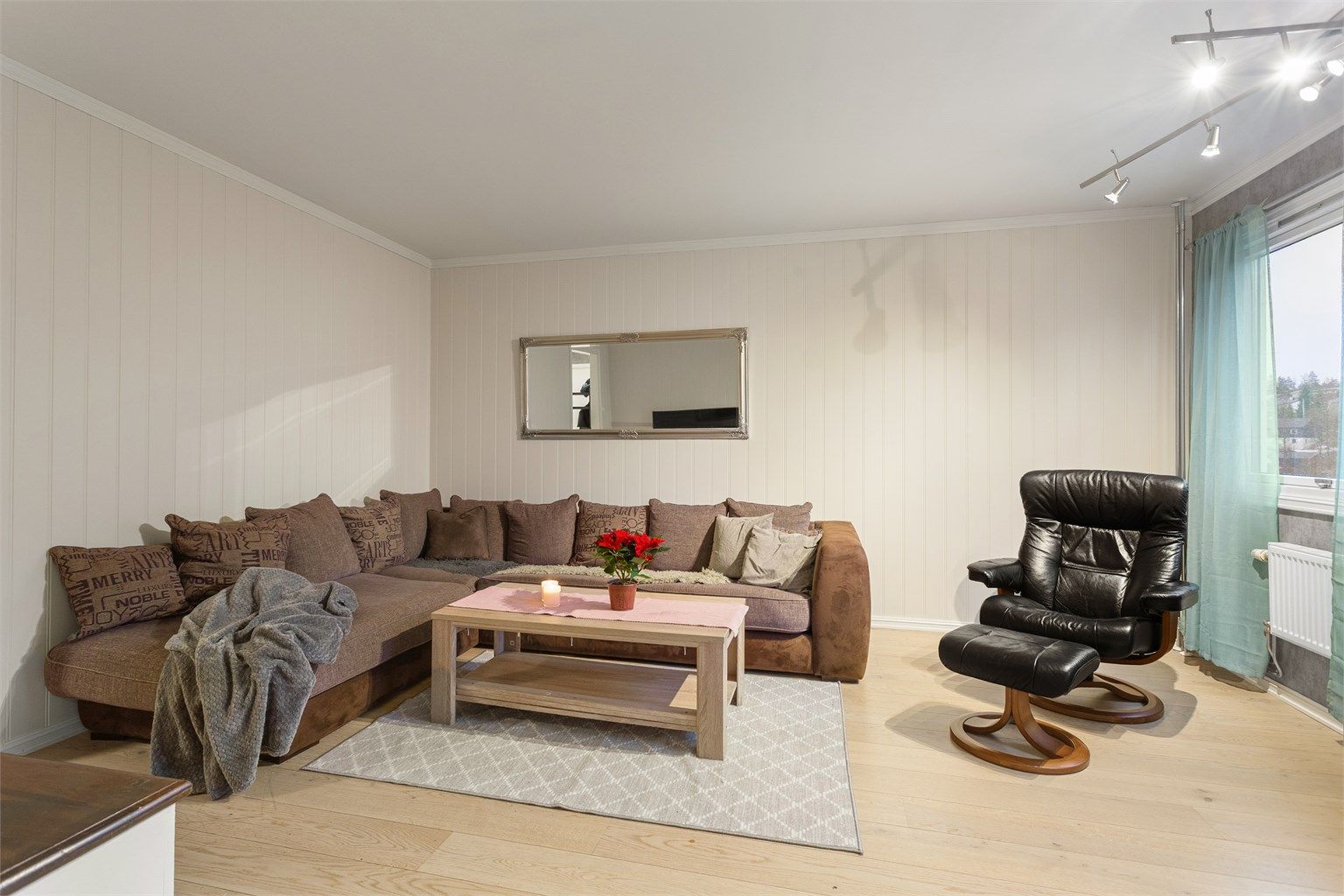 Fjernvarme med radiatorer i leiligheten