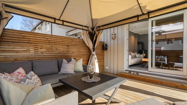 Terrassen er sydvestvendt og solrik