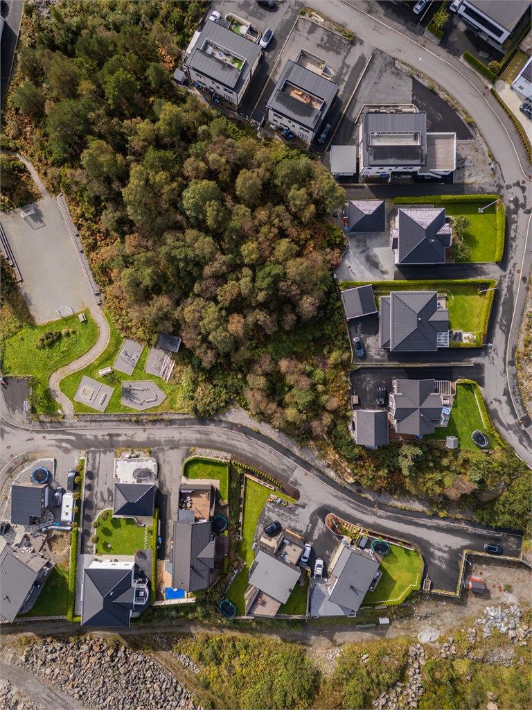 Eiet tomt på 842 kvm.