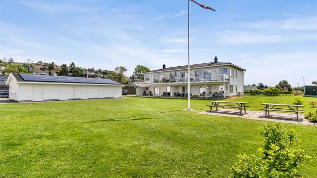 Eiendomsmegler Krogsveen v/Eskil R Tyskeberget ønsker velkommen til Lundveien 57A