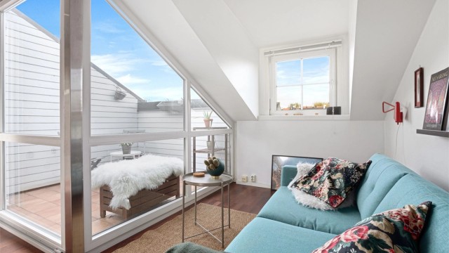 Store vindusflater som slipper inn rikelig med sol