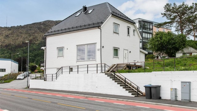 Velkommen til Skarbøvikgata 20, presentert av Eiendomsmegler/Partner Harald Osdal
Foto: Jarle Osen