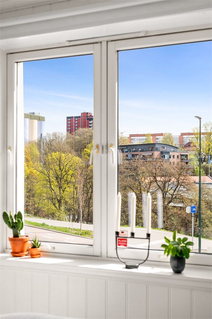 Utsikt fra hovedsoverom mot Akerselva.