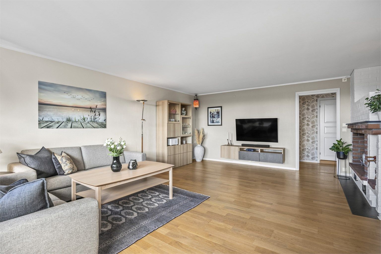 Stor og innholdsrik 3-roms selveierleilighet med god planløsning i 3. etasje(toppetasje).