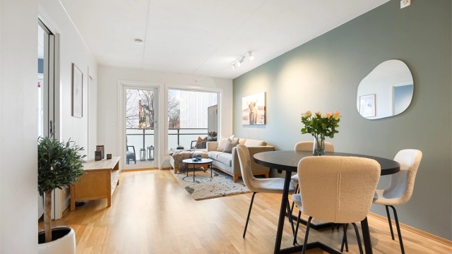 Velkommen til Ekebergveien 5 E! Presentert av Sara Marie Zachariassen v/ Krogsveen Eiendomsmegling. Foto: Marit Andersen.