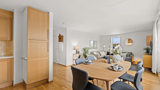 Åpen og sosial løsning mellom kjøkken og stue