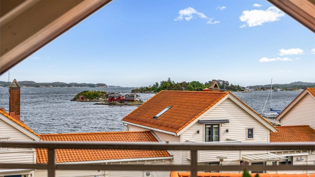 Thorsholmen er et av Sandefjords mest ettertraktede og eksklusive boligområder, kjent for sin unike beliggenhet helt ved Sandefjordsfjorden.