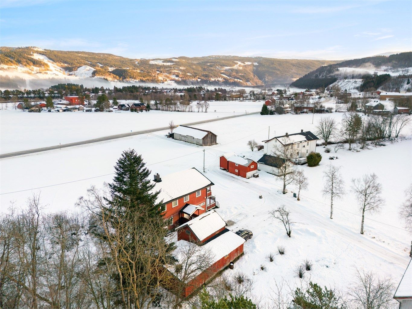 Oversiktsbilde mot sør, og sentrum i Å. 