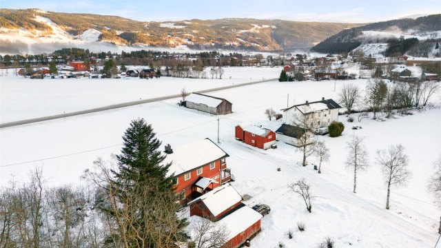 Oversiktsbilde mot sør, og sentrum i Å.