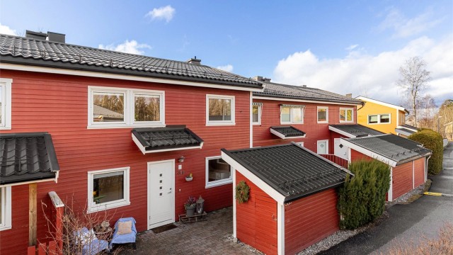 Velkommen til Trygve Strømbergs vei 36B, et innholdsrikt rekkehus med barnevennlige beliggenhet! Foto: Petter Tanum/TanumFoto