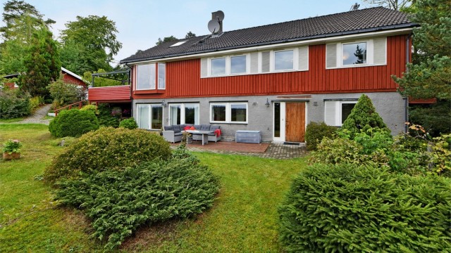 Velkommen til Skiveien 223C - enebolig (generasjonsbolig) på Oppegård med behov for oppussing