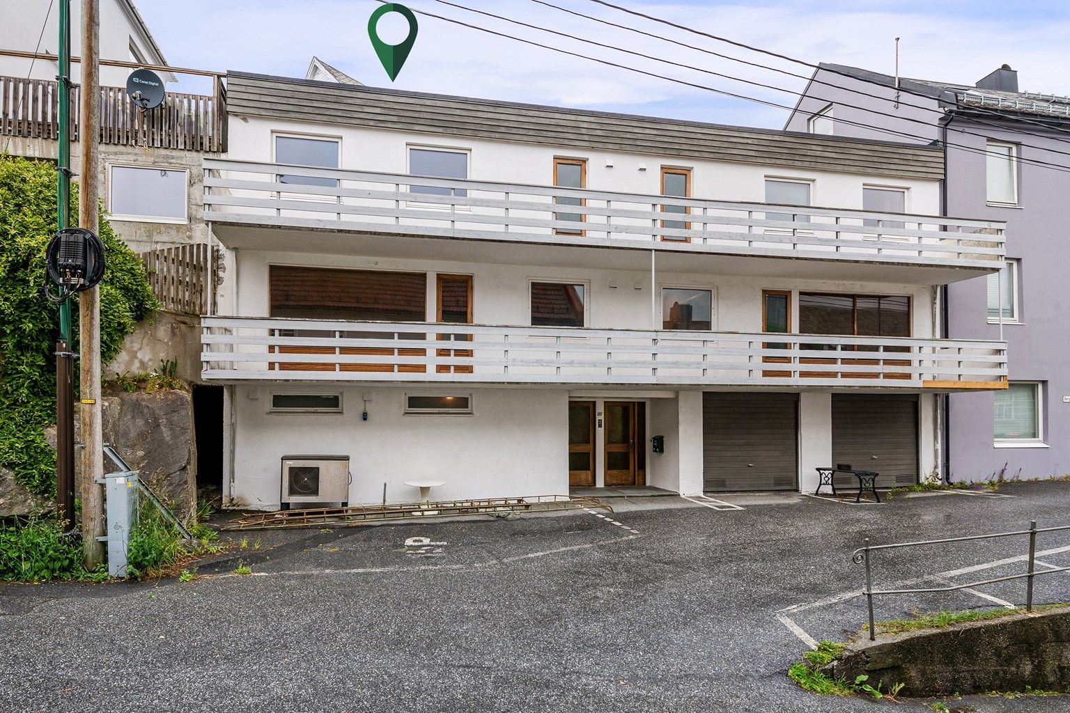 Krogsveen v/Eiendomsmegler/Partner Marit Stuen Aursnes har gleden av å presentere Øvre Bergvegen 1, e-post: marit.aursnes@krogsveen.no, tlf. 913 36734