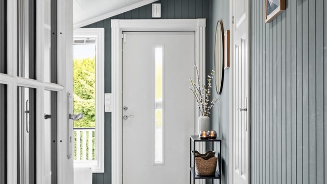 Entré med videre adkomst til soverom og gang