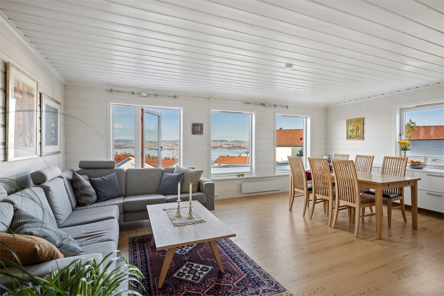 I den påbygde delen har man en fantastisk utsikt mot fjorden og Oslo. 