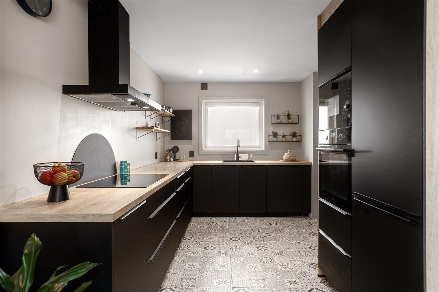 Romslig og moderne kjøkken fra 2022