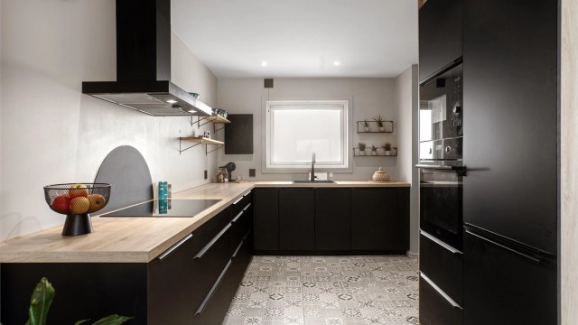 Romslig og moderne kjøkken fra 2022