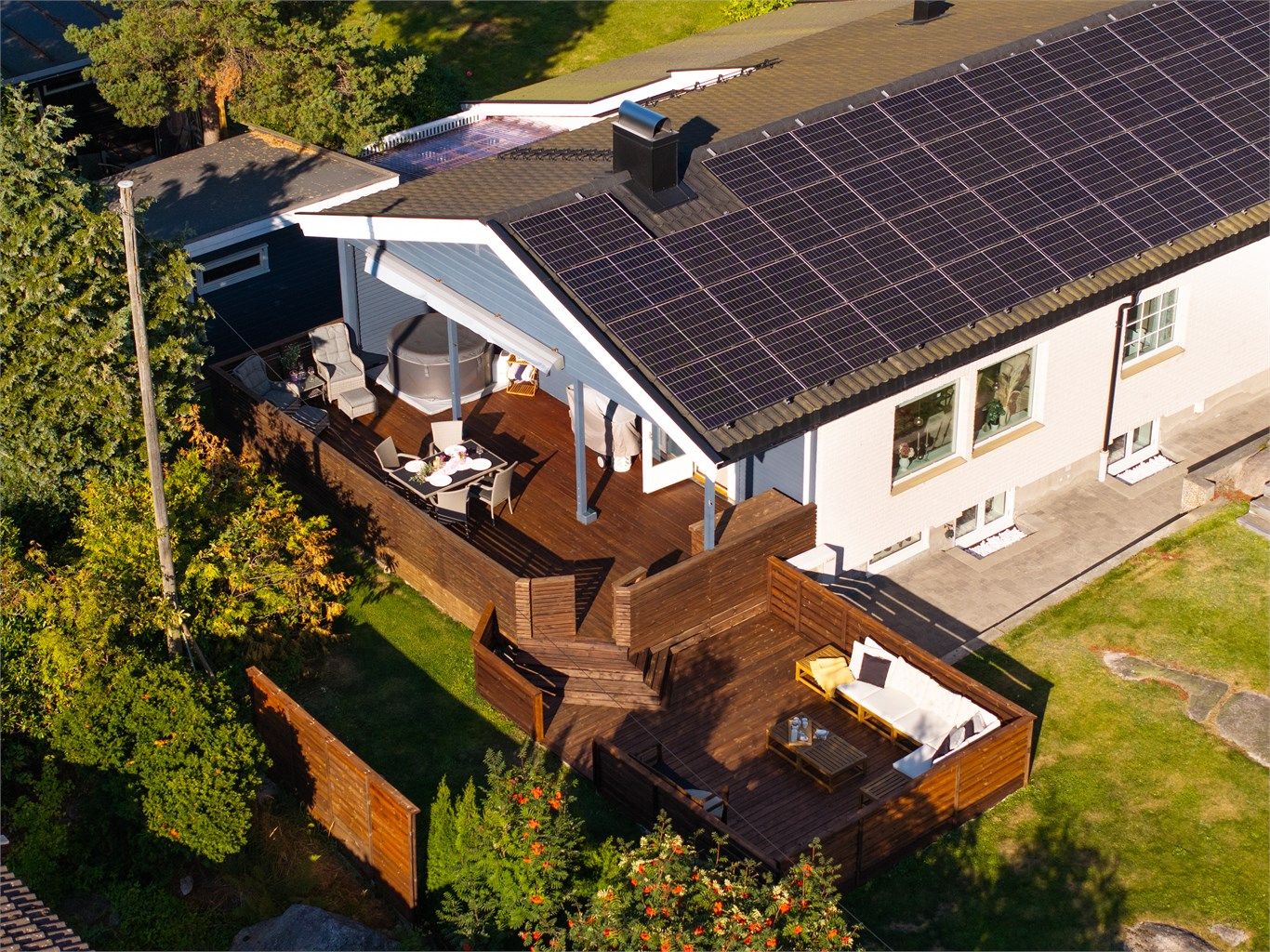 Taktekking ble skiftet ut i 2014. Solcellepanel ble montert i 2023.