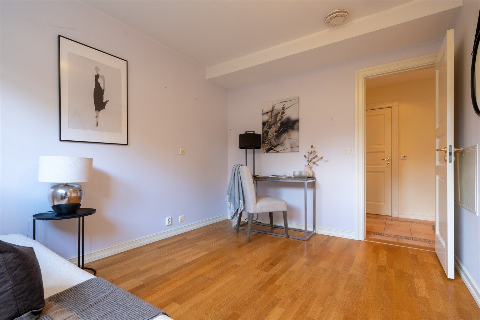 Rommene oppleves møbleringsvennlig!