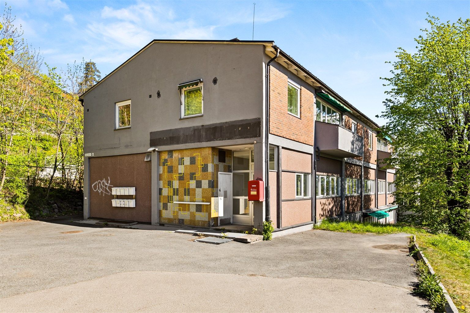 Fasade inngangsparti