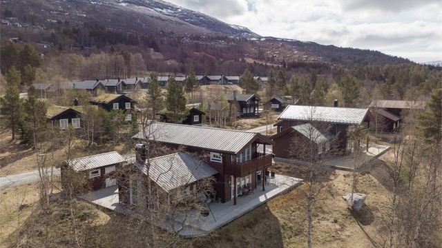 Eiendommen ligger sentralt og attraktivt til i hyttefeltet over Vetlegrenda.
