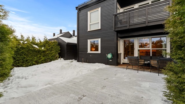 Velkommen til Prost Holms vei 23 - En pen to-roms andelsleilighet beliggende i 1 etasje.