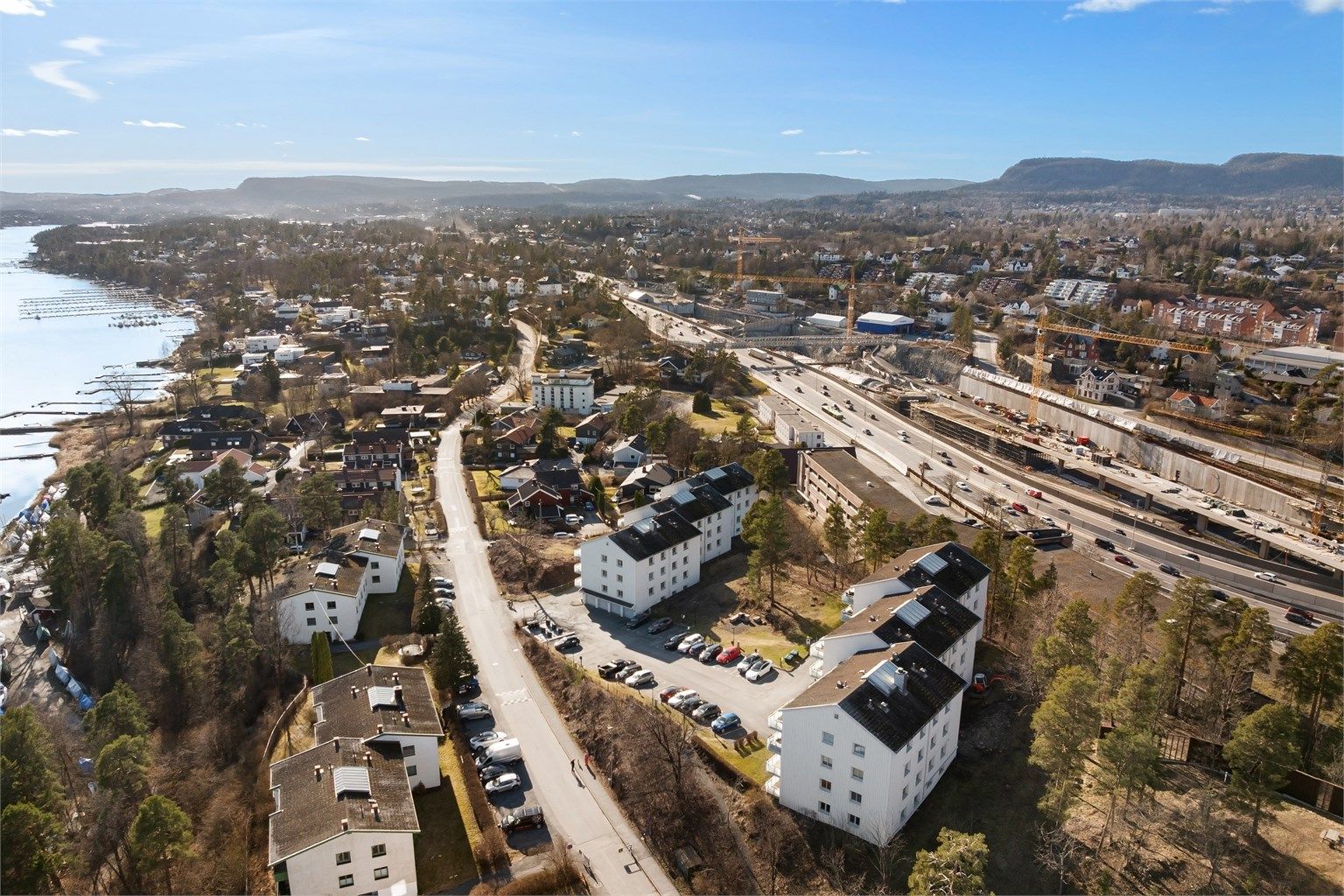 Nærmeste bussholdeplass er kun 4 minutter unna, med hyppige avganger.