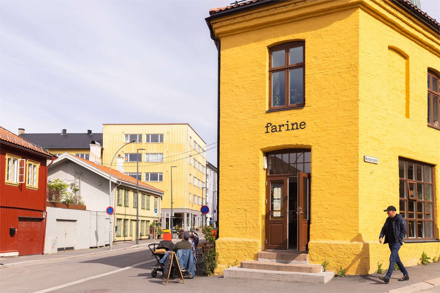 Her sees Farine, en koselig nabolagskafé med deilig bakst og lunsjretter