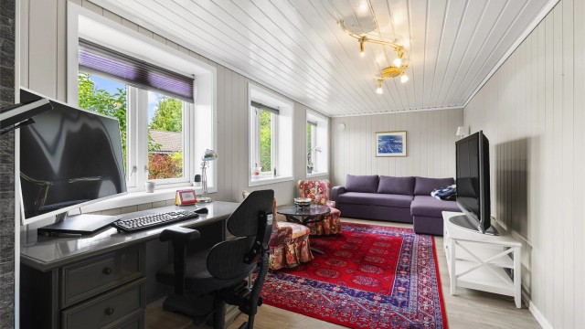 Soverom 3 / kjellerstue. Deler av dette rommet er bodrom som ikke er omsøkt og godkjent hos kommunen.