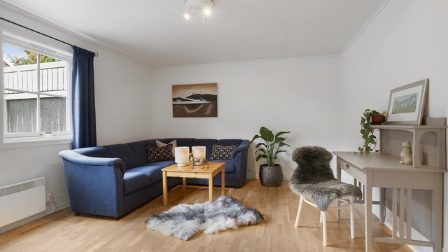 Soverom i sokkeletasjen som i dag benyttes som en ekstra stue.