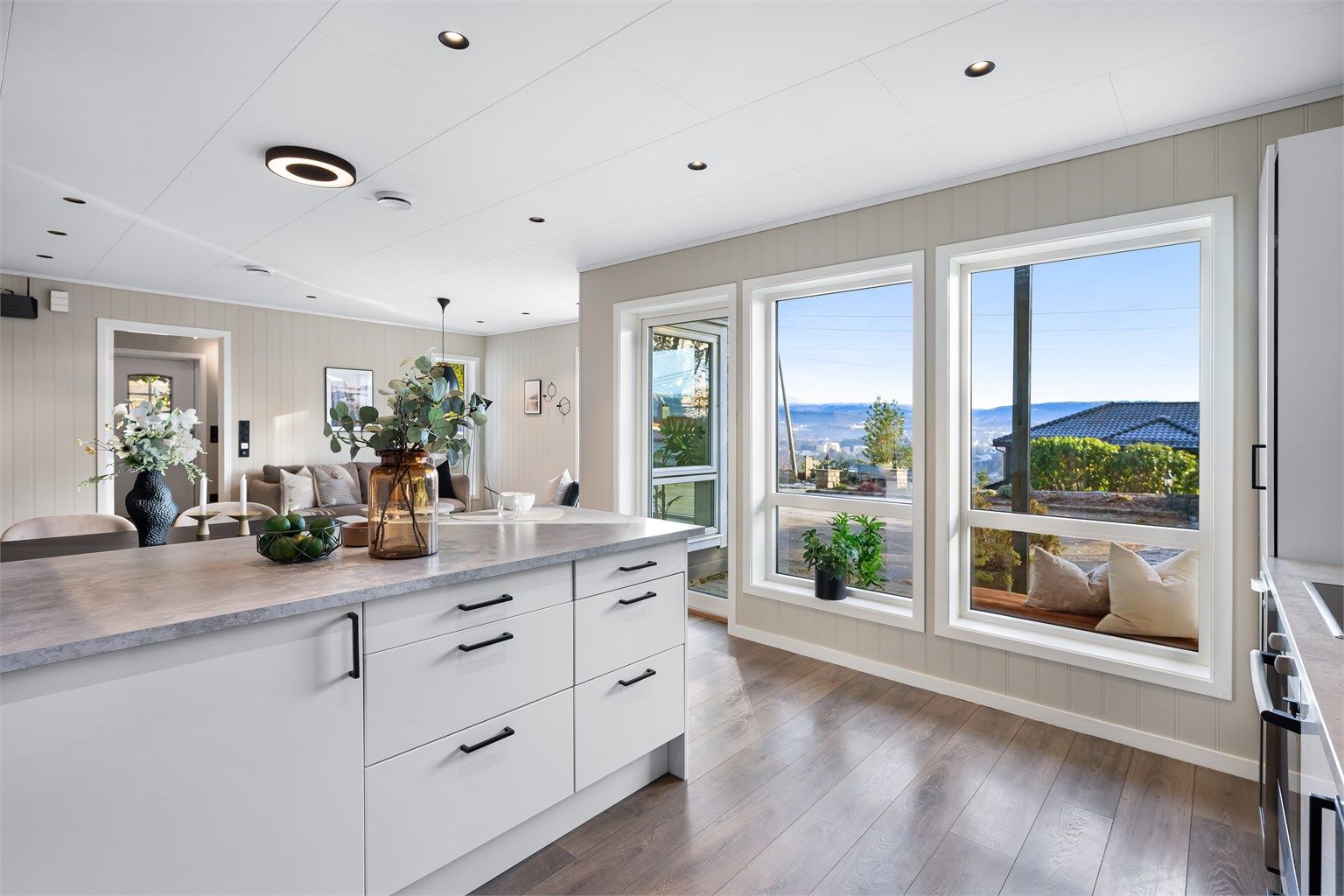 Sosial og luftig planløsning med godt lysinnslipp