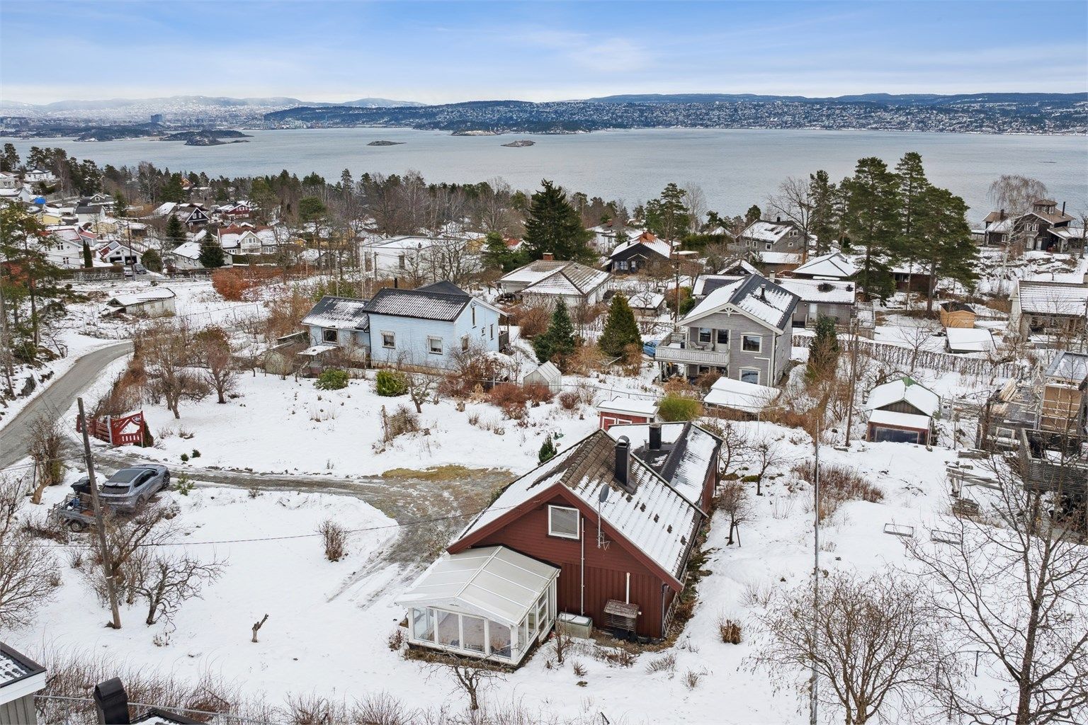 Enebolig på høytliggende, stor og solrik tomt