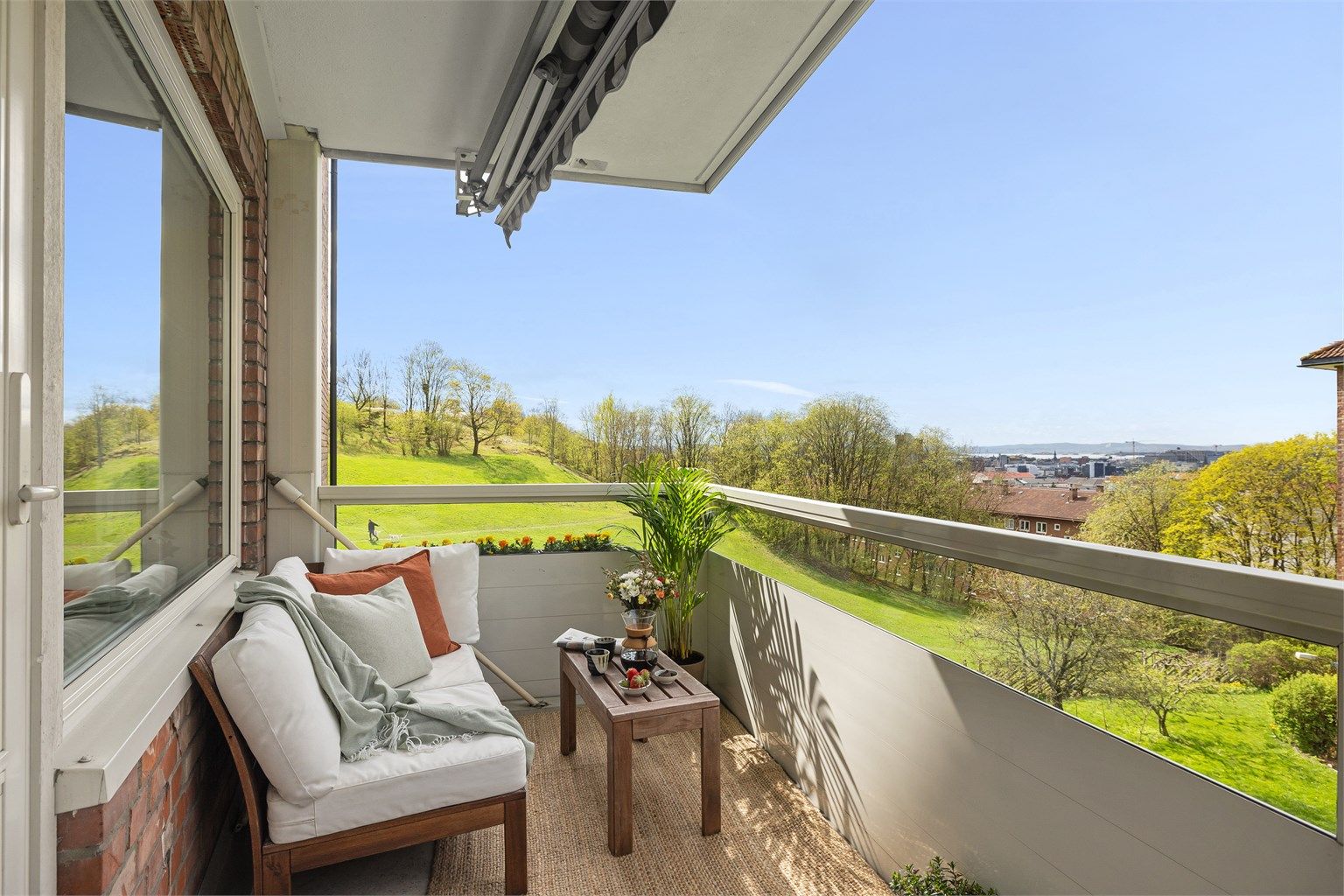 Velkommen til denne luftige drømmeleiligheten i Grenseveien 15B!