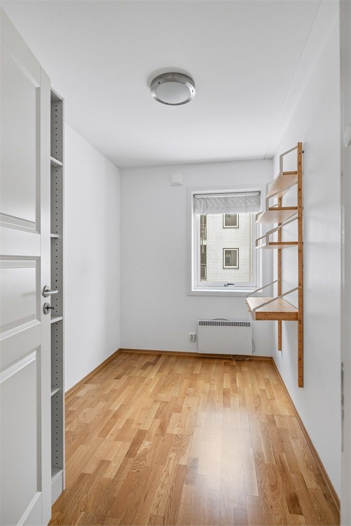 Soverom 3, lyst soverom med skap for oppbevaring