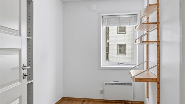 Soverom 3, lyst soverom med skap for oppbevaring