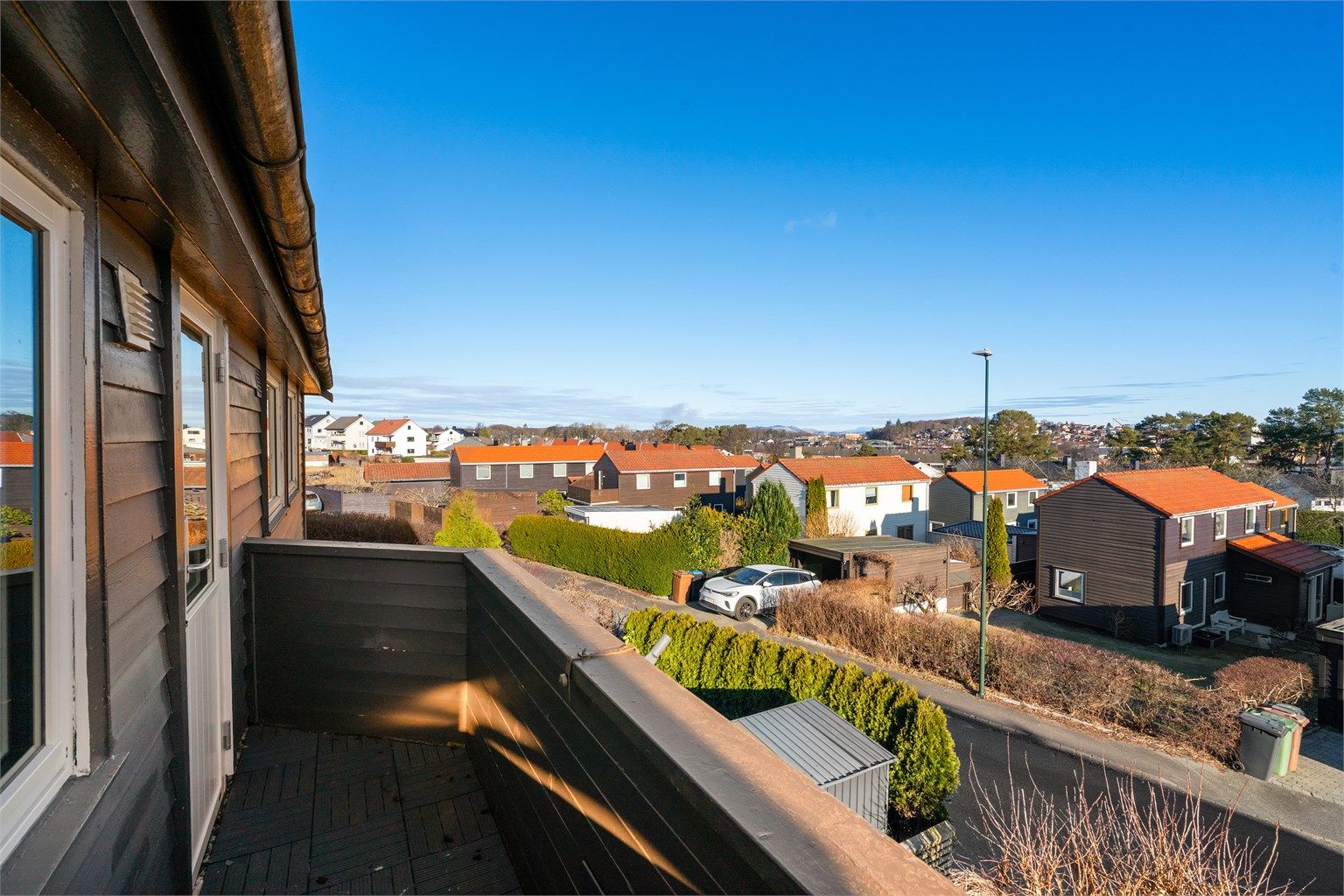 Utsikt fra balkong i 2.etg.