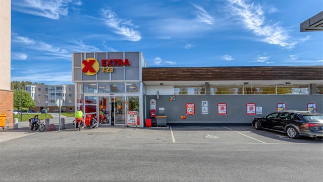 Coop Extra på Løvenstad ligger i kort gangavstand fra boligen.