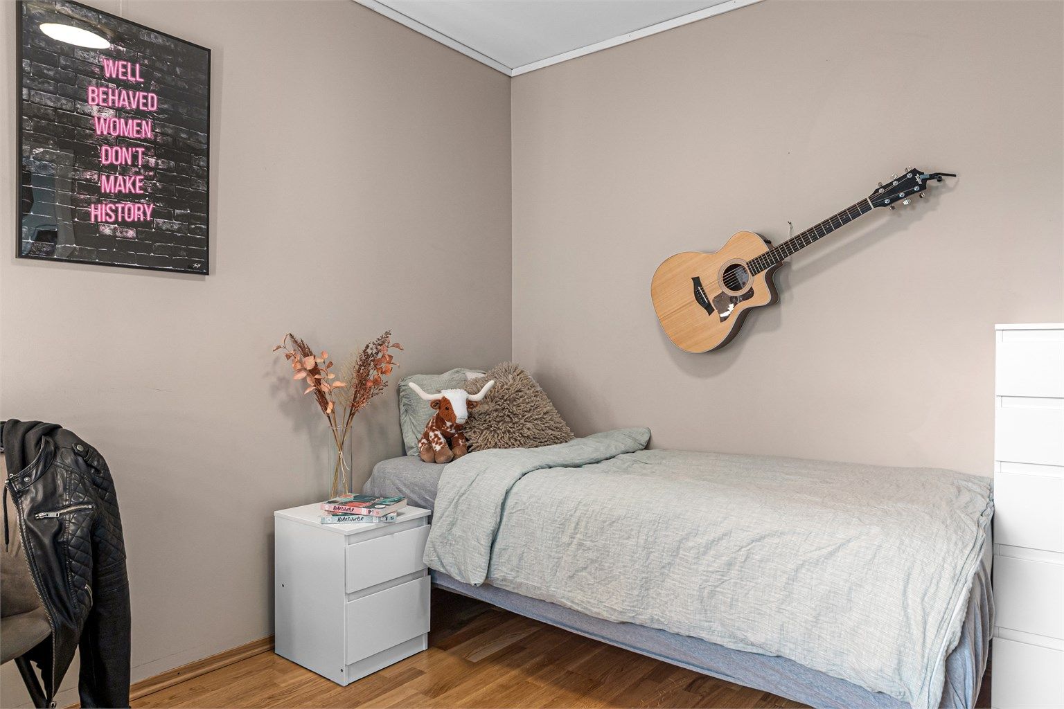 - Soverom nr. 2 er også av god størrelse -