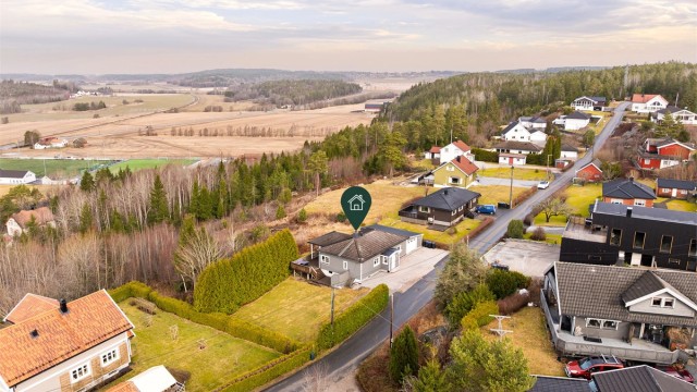 Hasliveien 22 presenteres av Per-Espen Omberg i Krogsveen. Fotograf; Kristoffer Kristiansen.