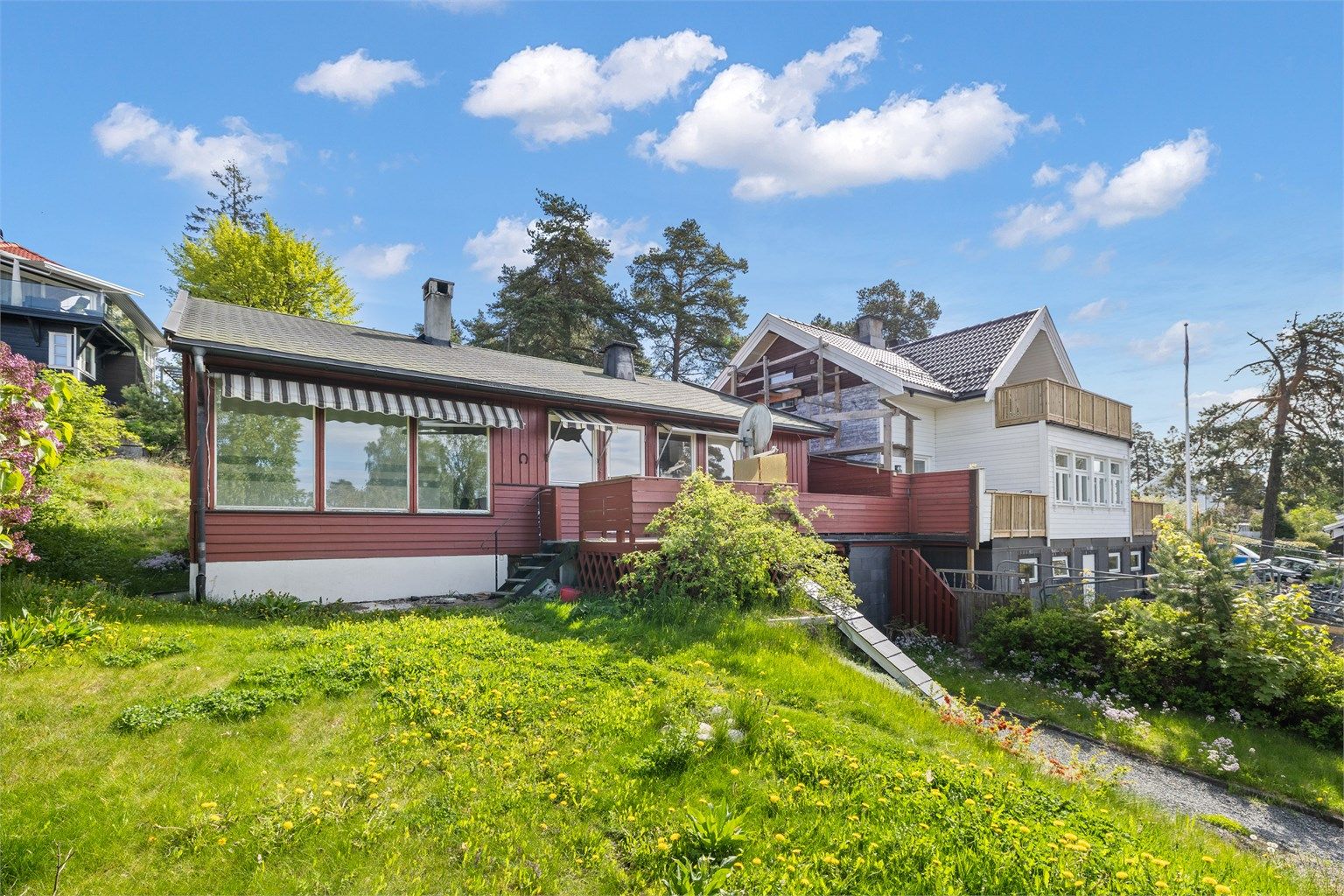 Velkommen til Ekebergveien 152F - Solrik enebolig med noe utsikt, hage og garasje