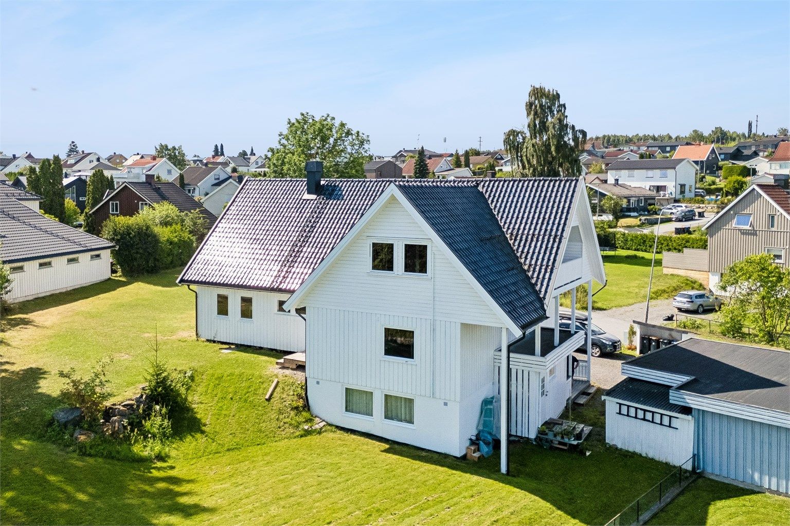 Tomt på ca. 1 473 kvm med gode solforhold. 