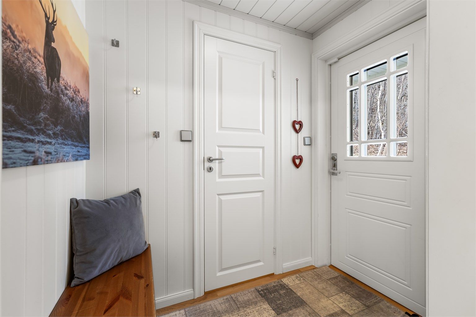 Entre. WC direkte til høyre for inngangsdøren.