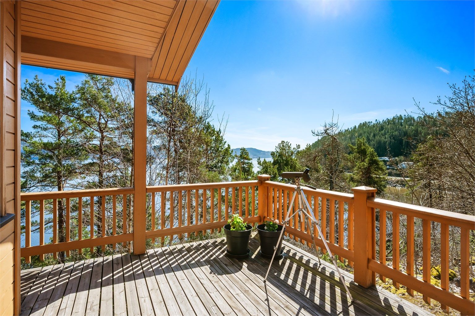 Her kan solen nytes store deler av dagen, med god plass til utemøbler og aktiviteter.