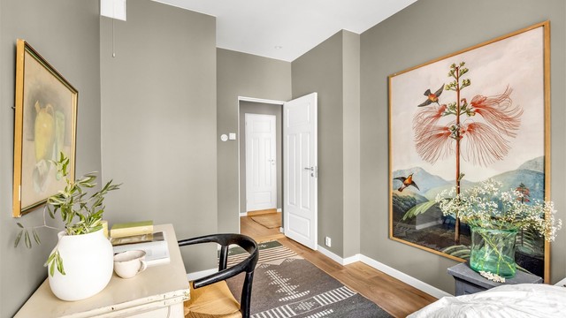 Soverommene er i likhet med resten av boligen pusset opp i 2021 med nye gulv, nymalte overflater og senket himling med downlights.