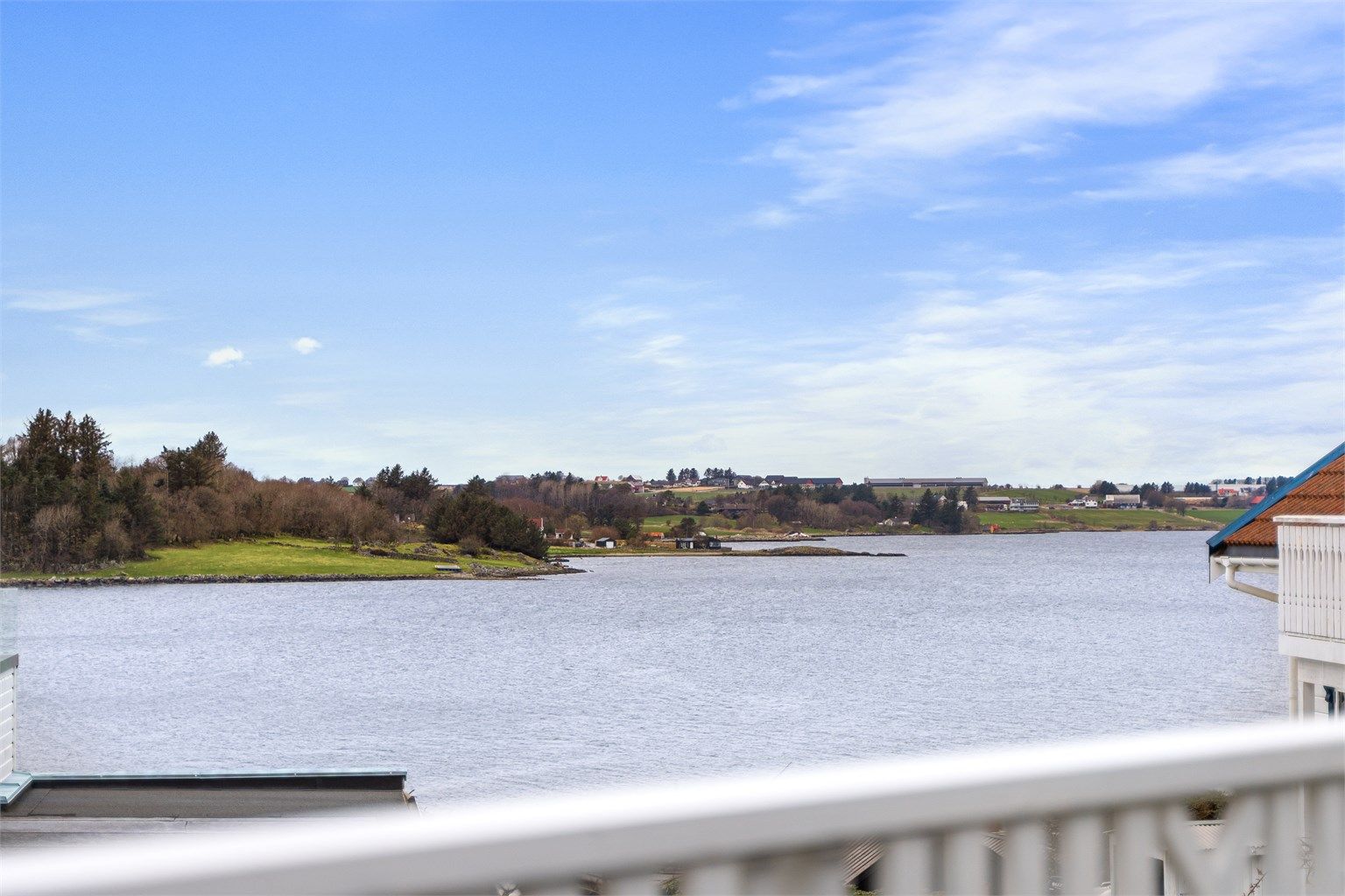 Flott utsikt fra balkongen. 