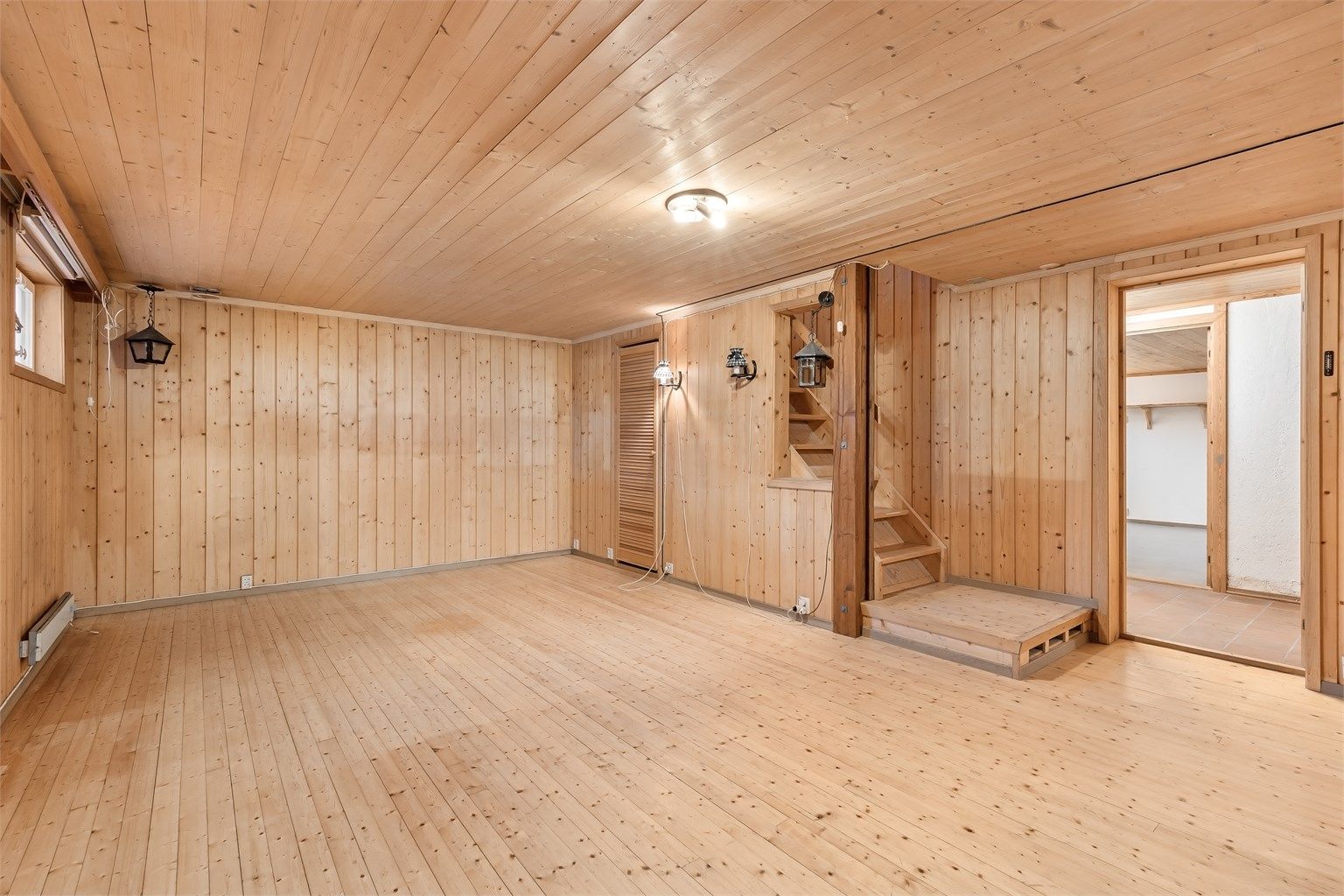 Romslig kjellerstue